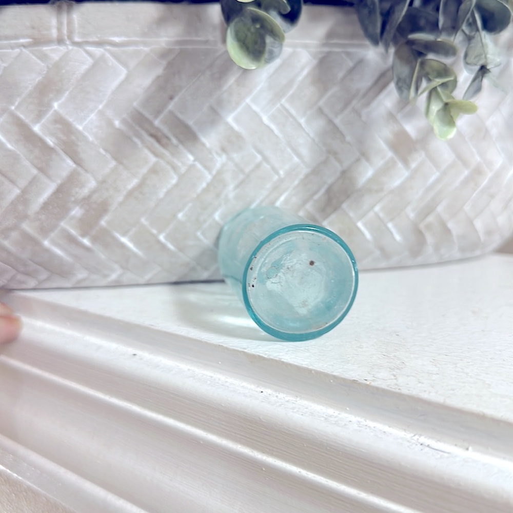 antique glass ink well - Picture 3 of 5